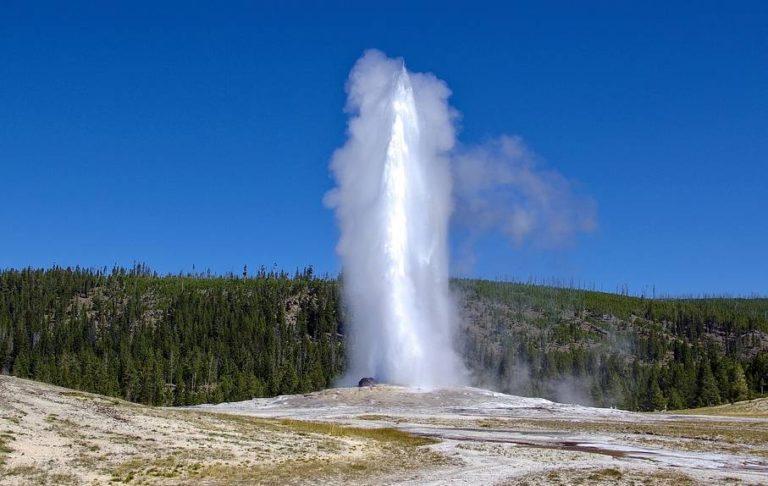 Interesting Things about Old Faithful | Explore Yellowstone's Geyser