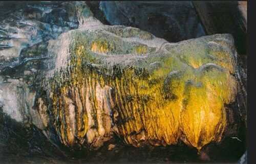 stalagmites and stalactites rocks 