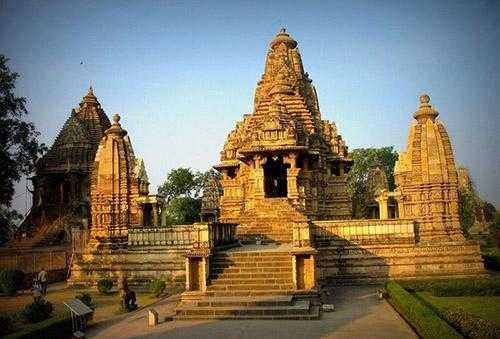 Lakshman-Temple-pic