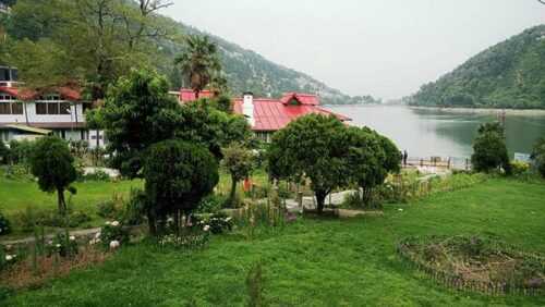 Nainital best destination with family.