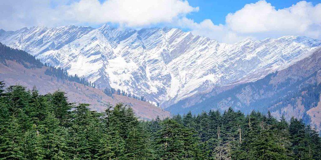 best places to visit in june - Manali, Himachal Pradesh