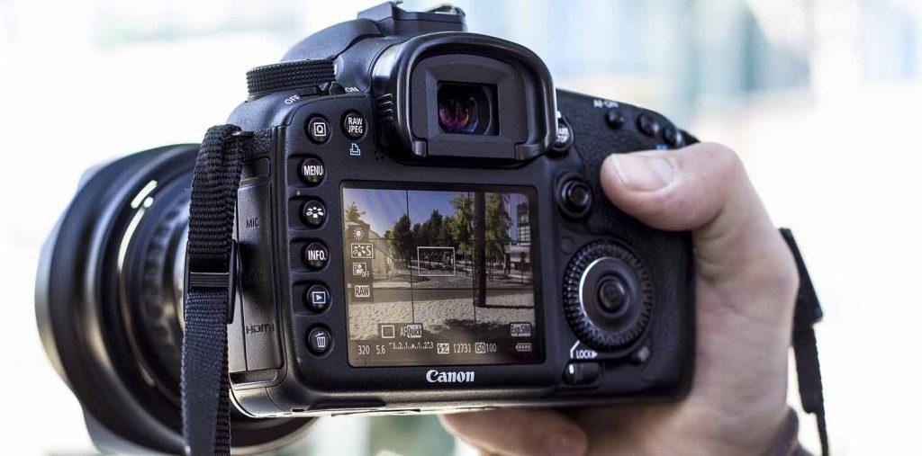 Travel With Your DSLR Camera