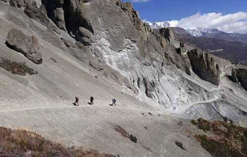 Trekking nepal picture