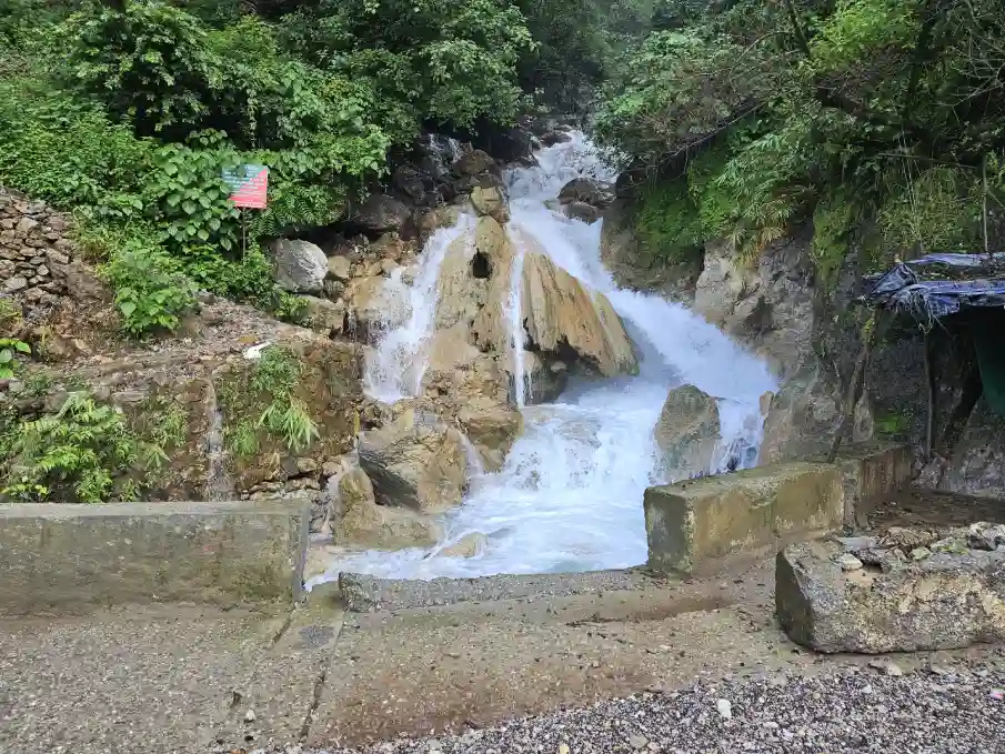 neer garh waterfall rishikesh
