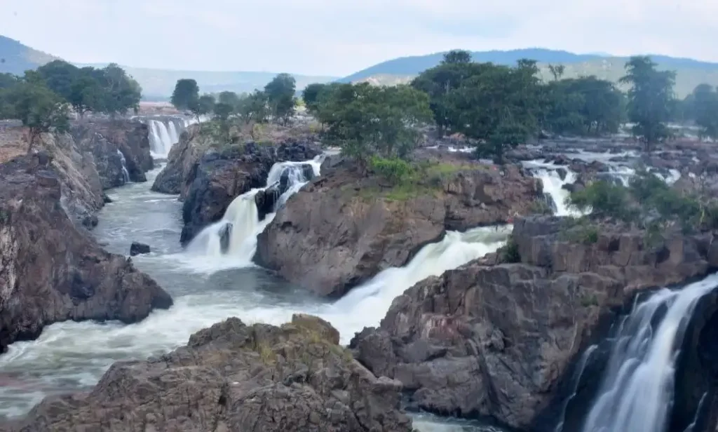 Hogenakkal Falls, Tamil Nadu photo

