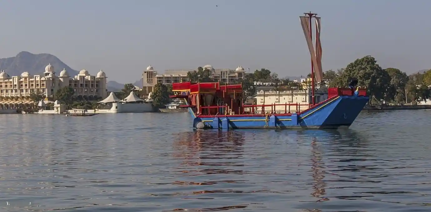 Swaroop Sagar Lake udaipur