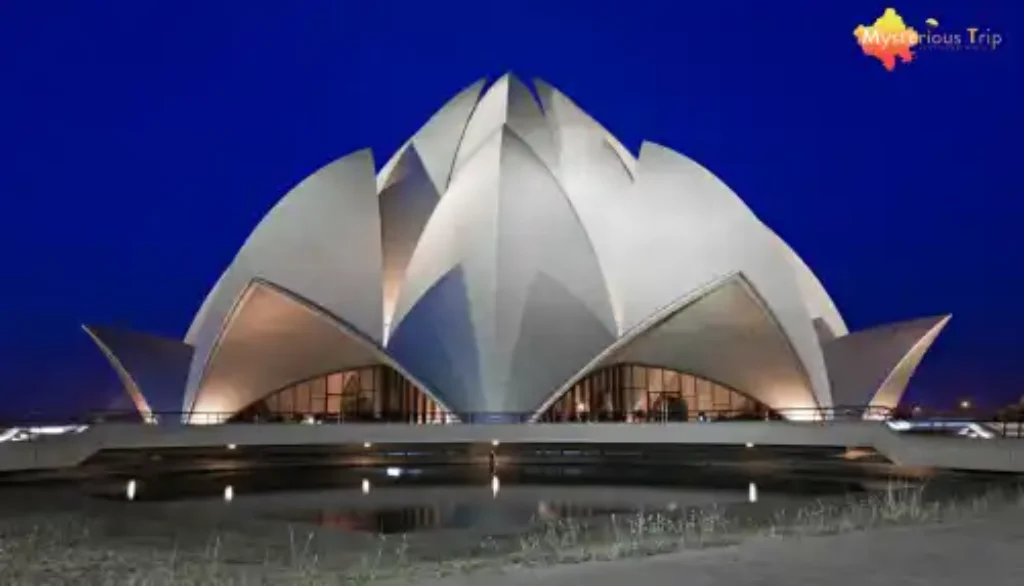 Places to visit in Lotus Temple 