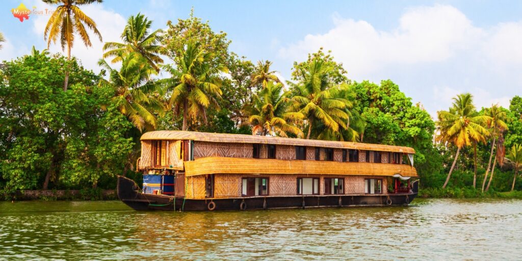 Alleppey backwaters best place to visit in south india