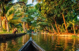 Backwater in kerala places to visit in monsoon